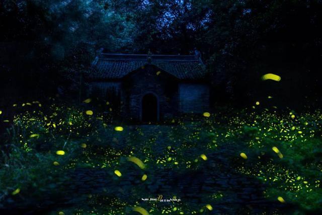 长虹ARTIST星箔电视,与您一同见证天舟七号辉煌启航